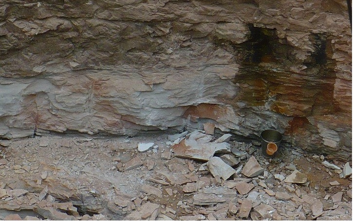 Attached picture Sandstone pit, WALL at Floor.jpg